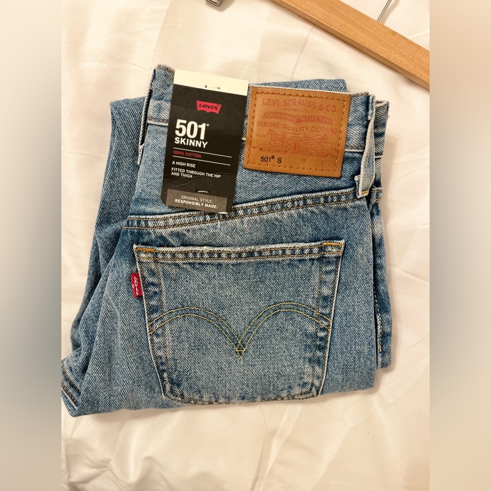 Levi’s 501 Skinny - NWT